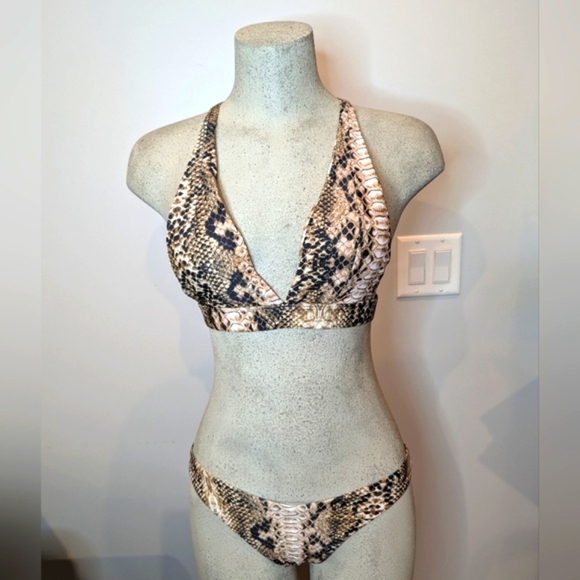NWT Snake print bikini by Zaful, mm Woman's sz Small. Halter top & bottom - Picture 1 of 8